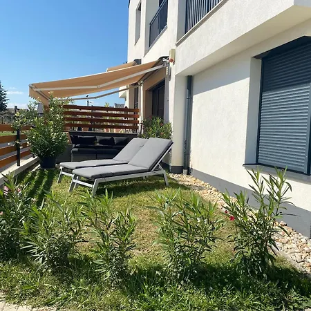 Апартаменты Nest2 *